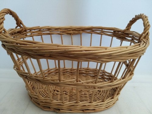 Light brown wicker oval - wicker, medium